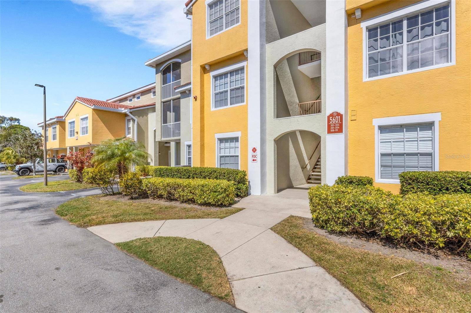 5601 BENTGRASS DRIVE 10-202