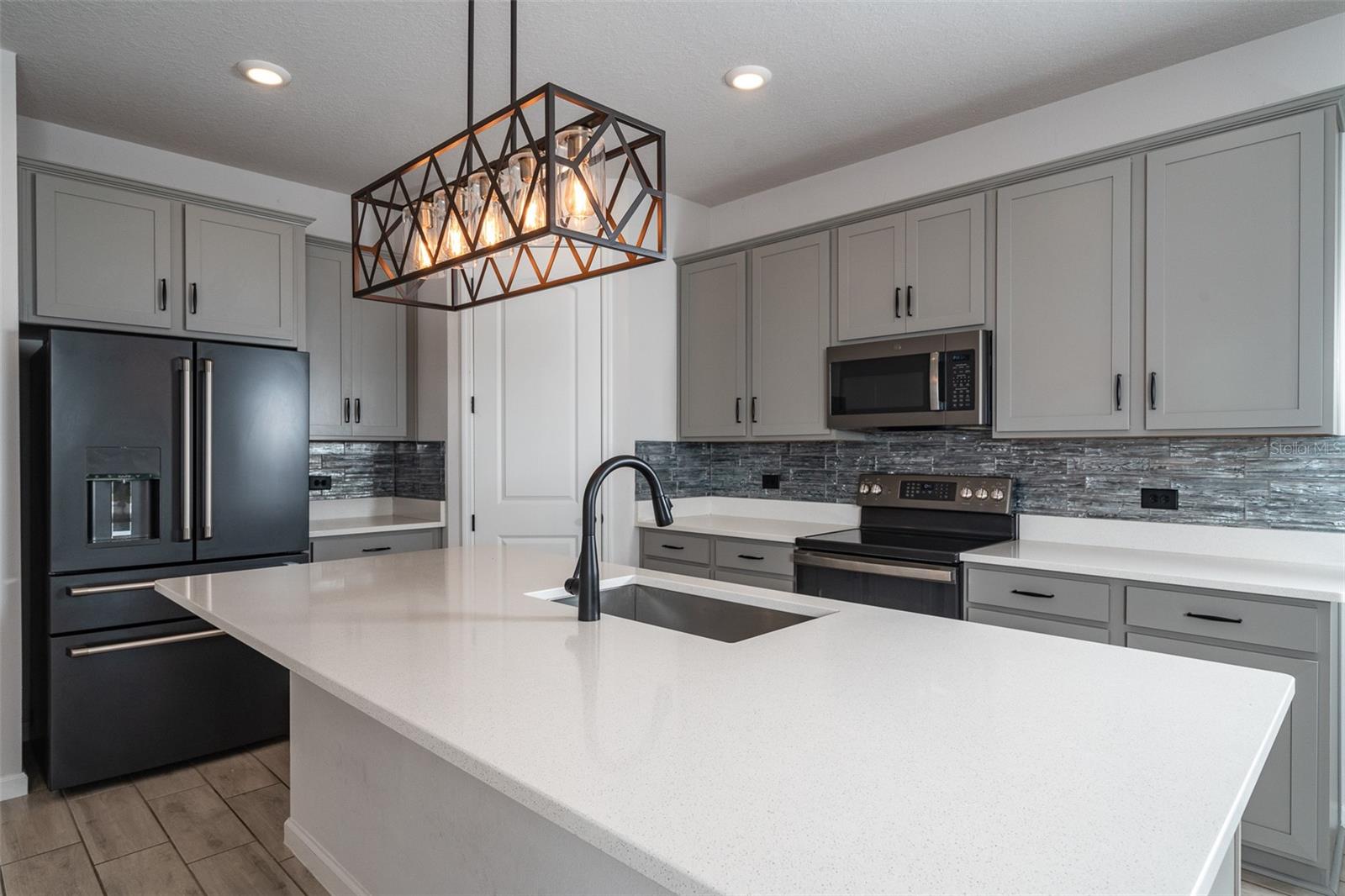 SEASONS/PK HILL - Residential Lease