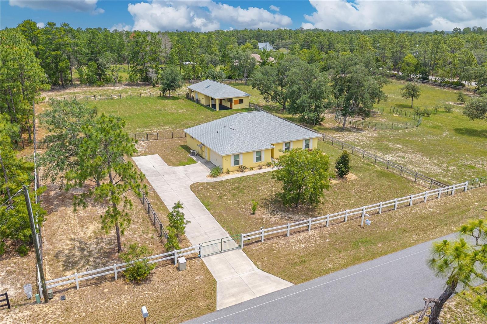 4417 W BONANZA DRIVE