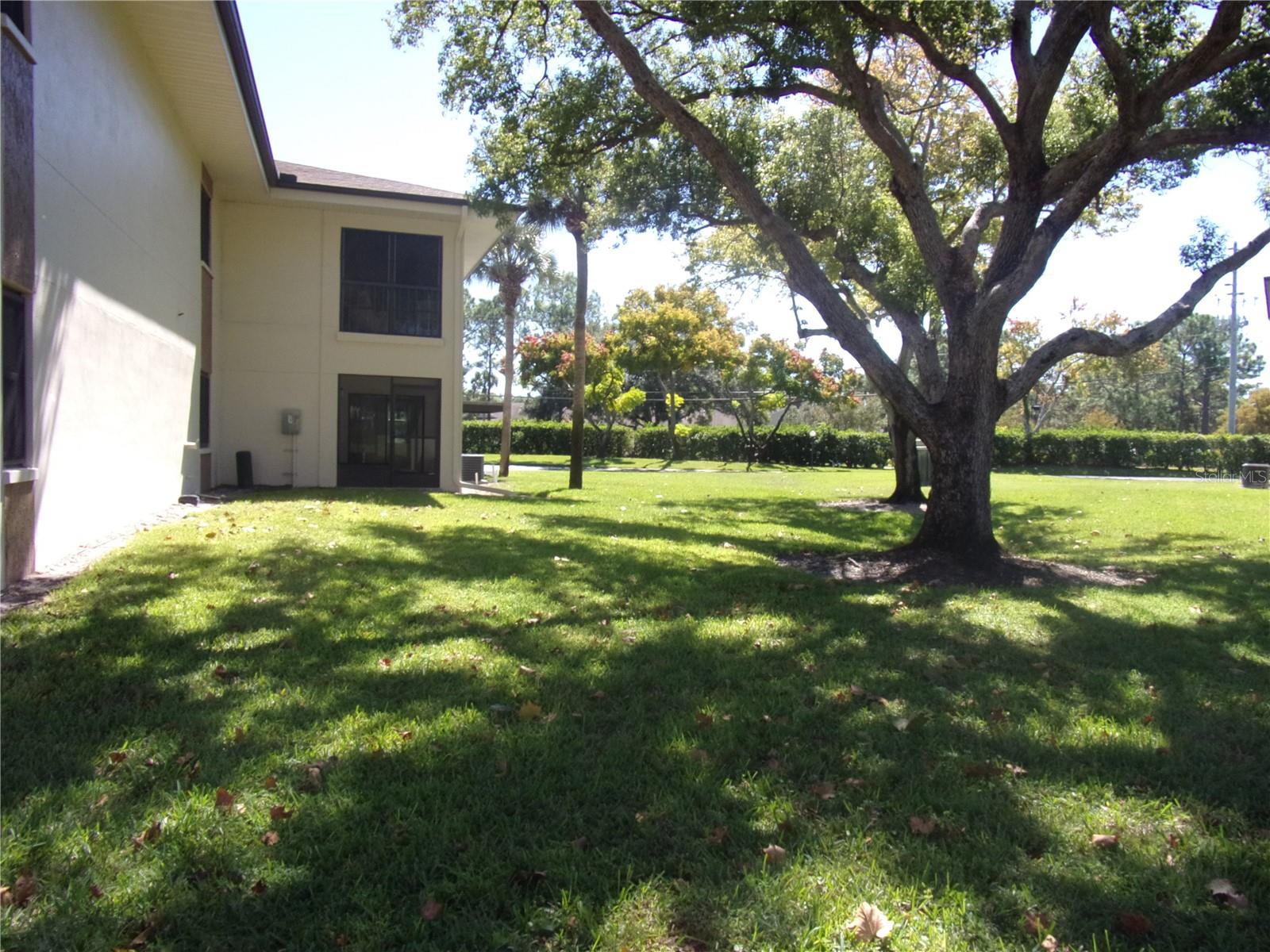 LANDINGS CONDO THE - Residential