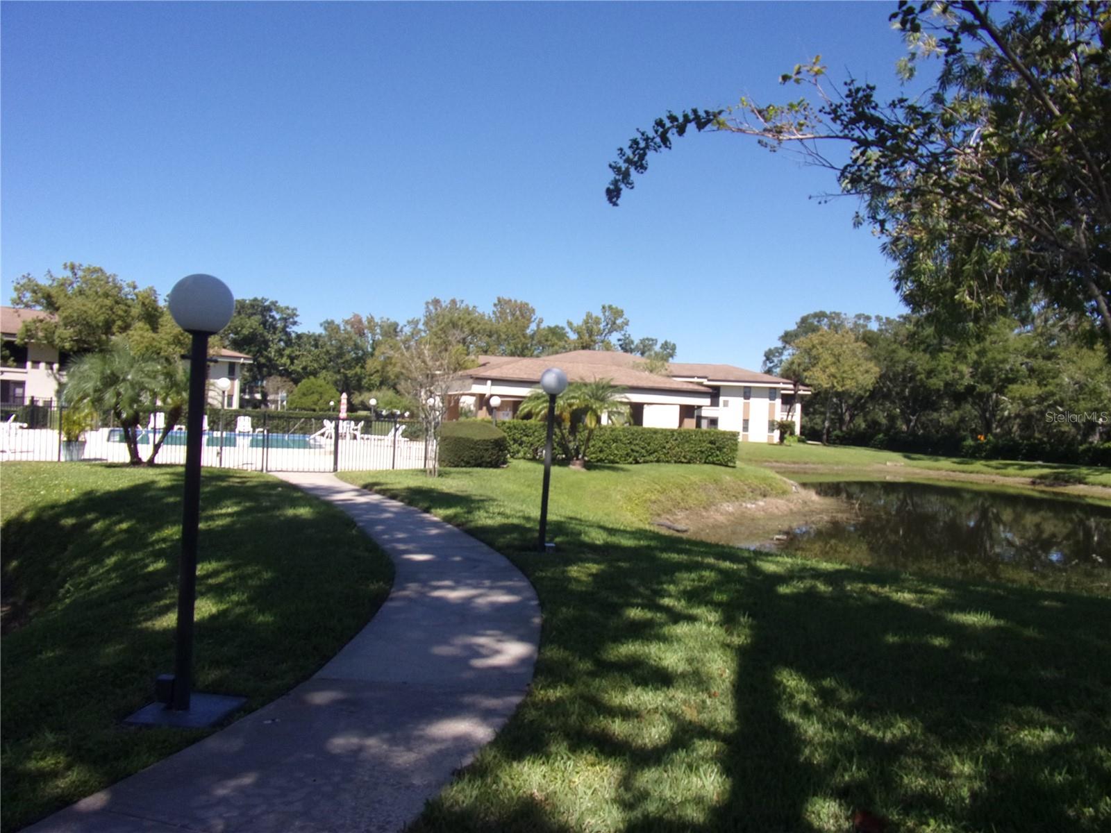 LANDINGS CONDO THE - Residential