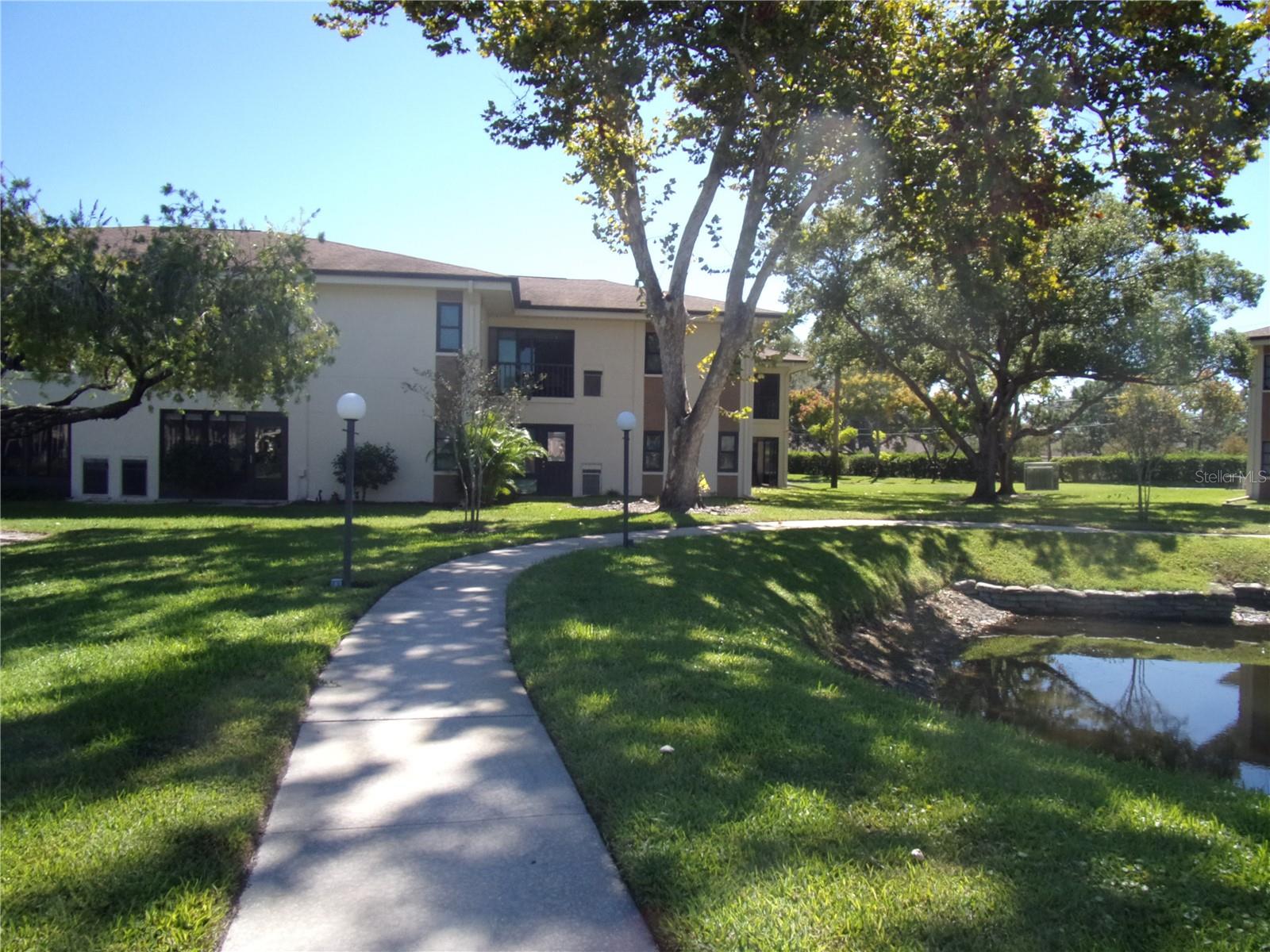 LANDINGS CONDO THE - Residential