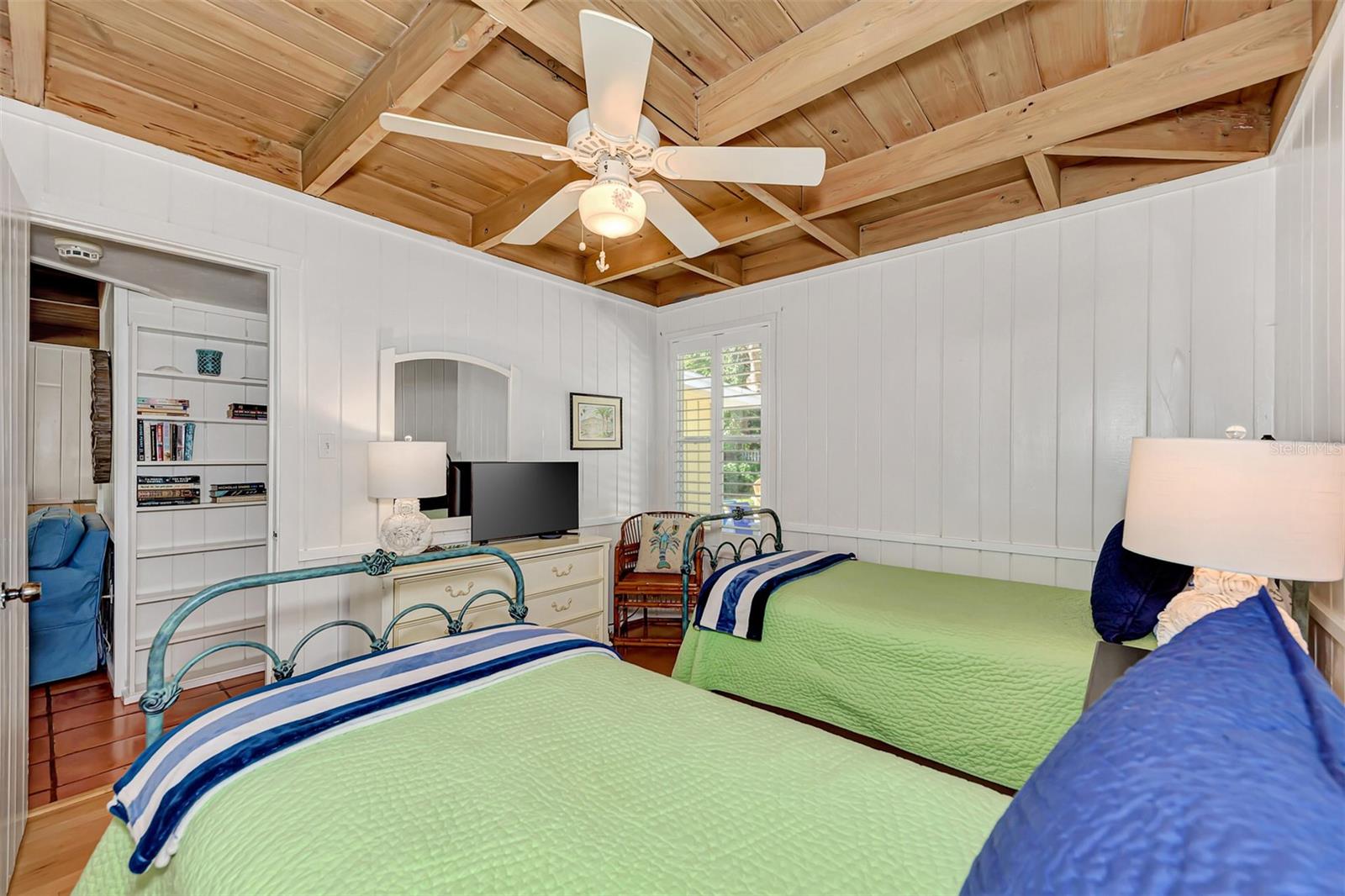 SARASOTA BEACH - Residential Lease