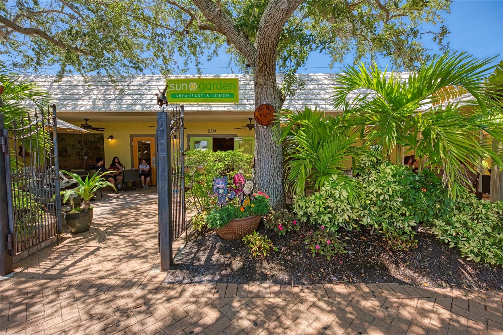 SARASOTA BEACH - Residential Lease