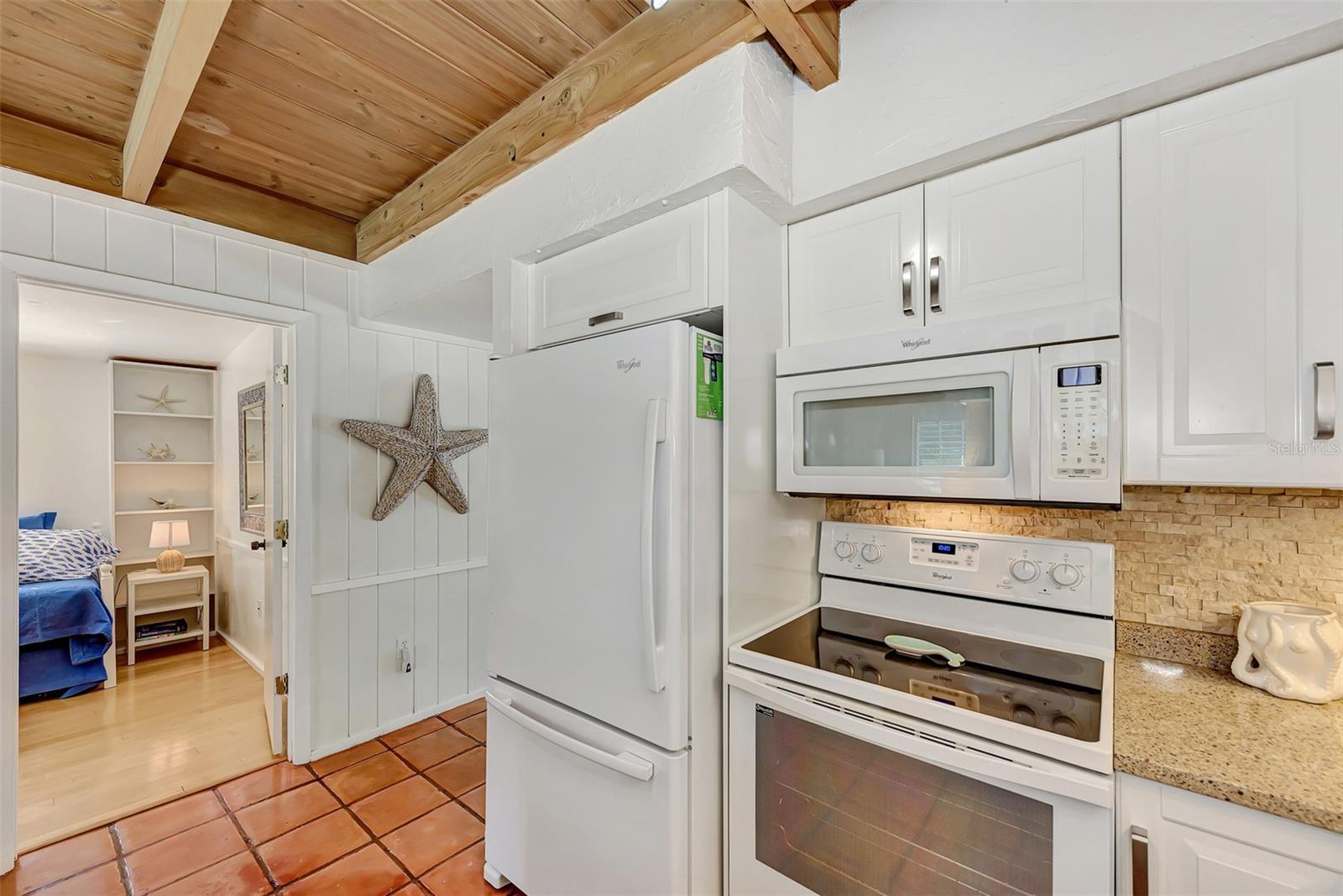 SARASOTA BEACH - Residential Lease