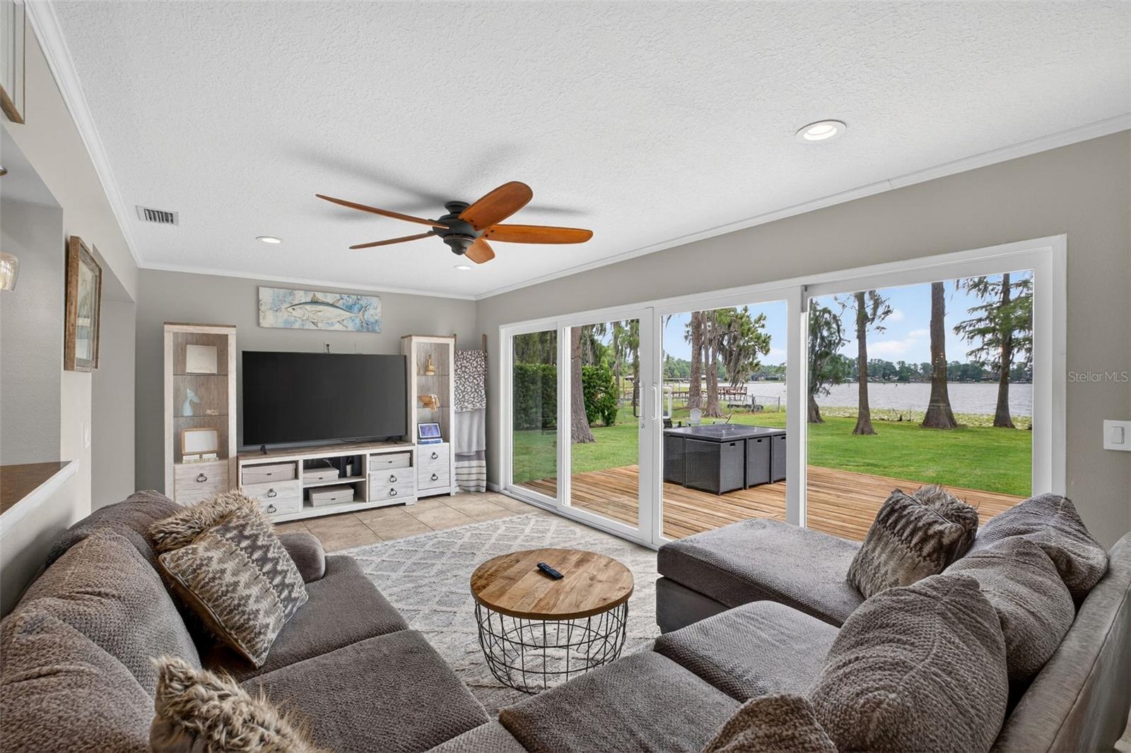 LAKE MARY SHORES - Residential