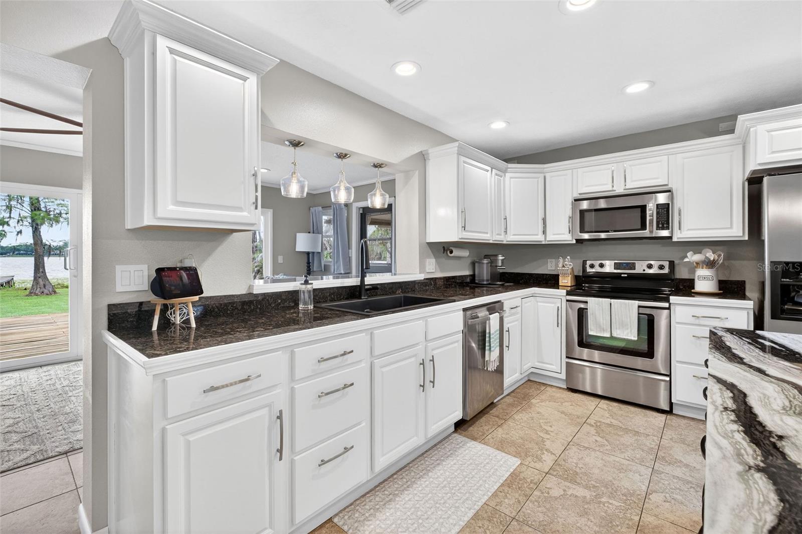 LAKE MARY SHORES - Residential