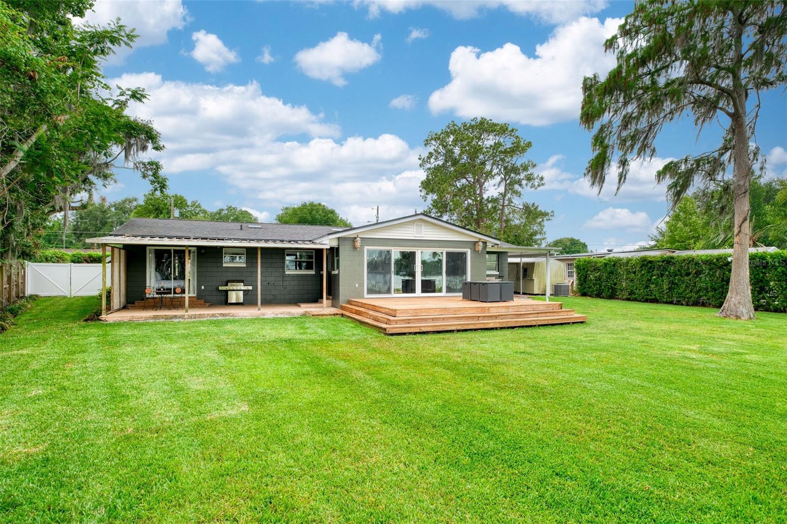 LAKE MARY SHORES - Residential