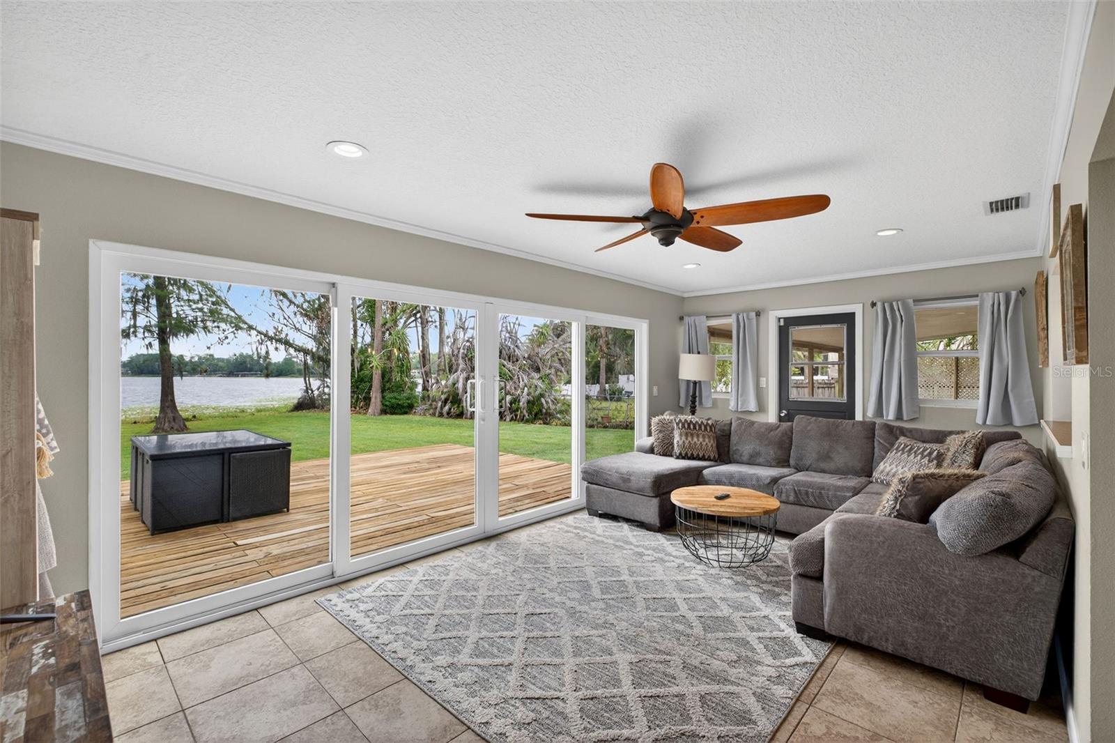 LAKE MARY SHORES - Residential