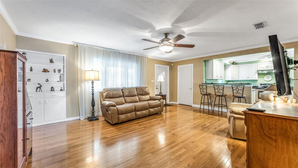 Photo of 621 S Ingraham Avenue, Lakeland, FL 33801 (MLS # L4960722)