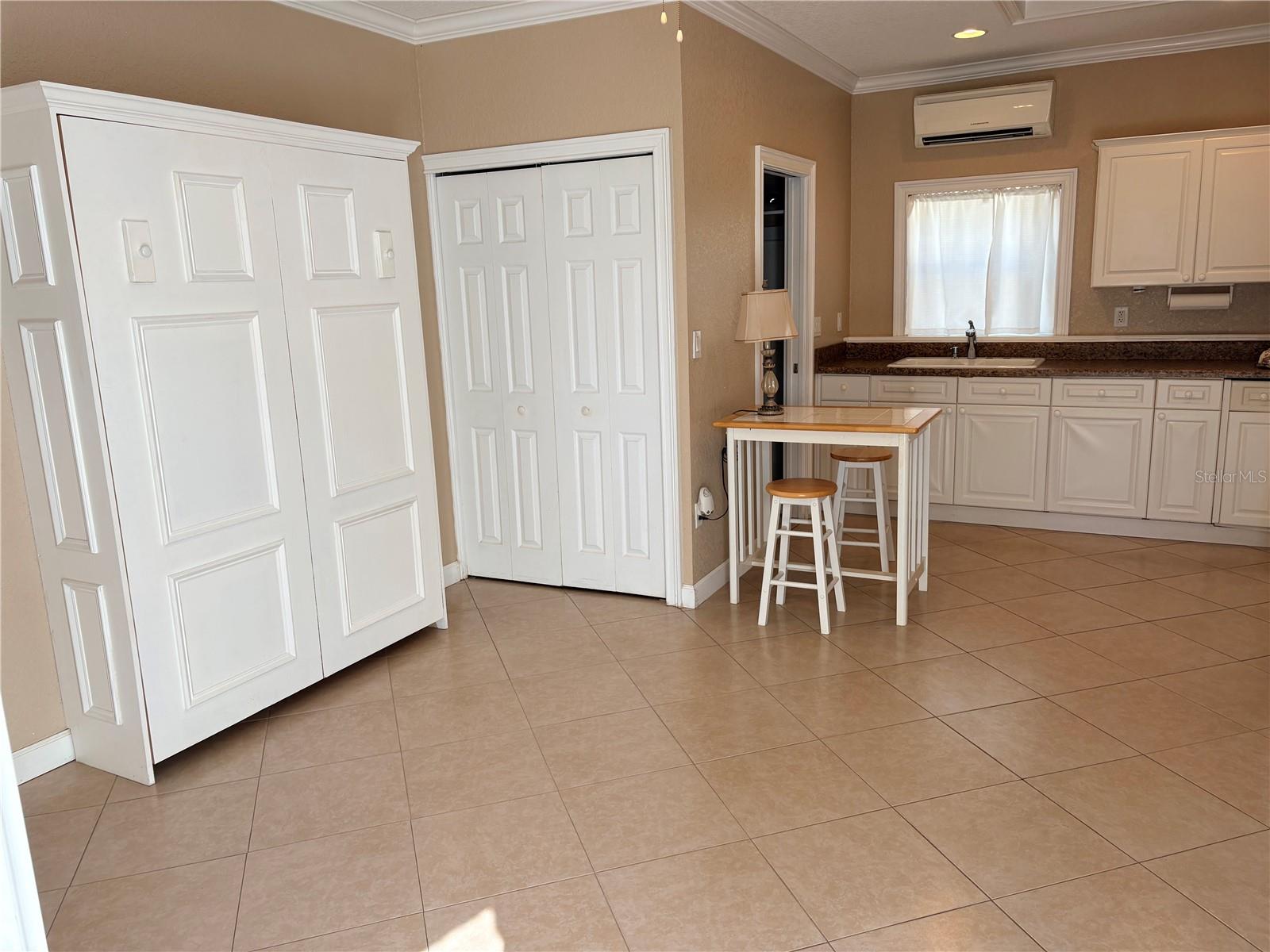 KLOOS ALMA FIRST ADD - Residential