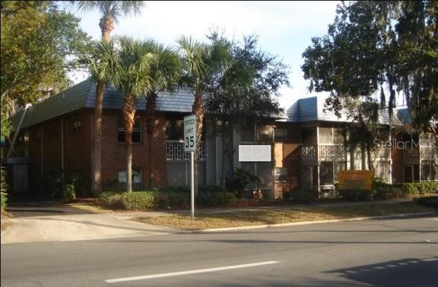 This cozy, freshly updated upstairs apartment is a perfect spot for comfortable living near all the action of Downtown Eustis! Featuring a spacious 1 bedroom and 1 bath, this unit boasts modern upgrades and plenty of charm.
Features:
Newly Updated: Freshly touched-up with a clean, contemporary feel
Enclosed Balcony: Relax or store extra items in your private balcony overlooking the park & lake area
Redone Bathroom: Fresh, stylish bathroom with updated fixtures
Central A/C & Heat: Stay comfortable year-round
Laundry On-Site: Convenient access to shared laundry facilities
Full Kitchen: Equipped with white appliances, including stove, fridge, microwave, and dishwasher
Conveniently located just minutes from Downtown Eustis, you'll have easy access to shopping, dining, and local attractions.