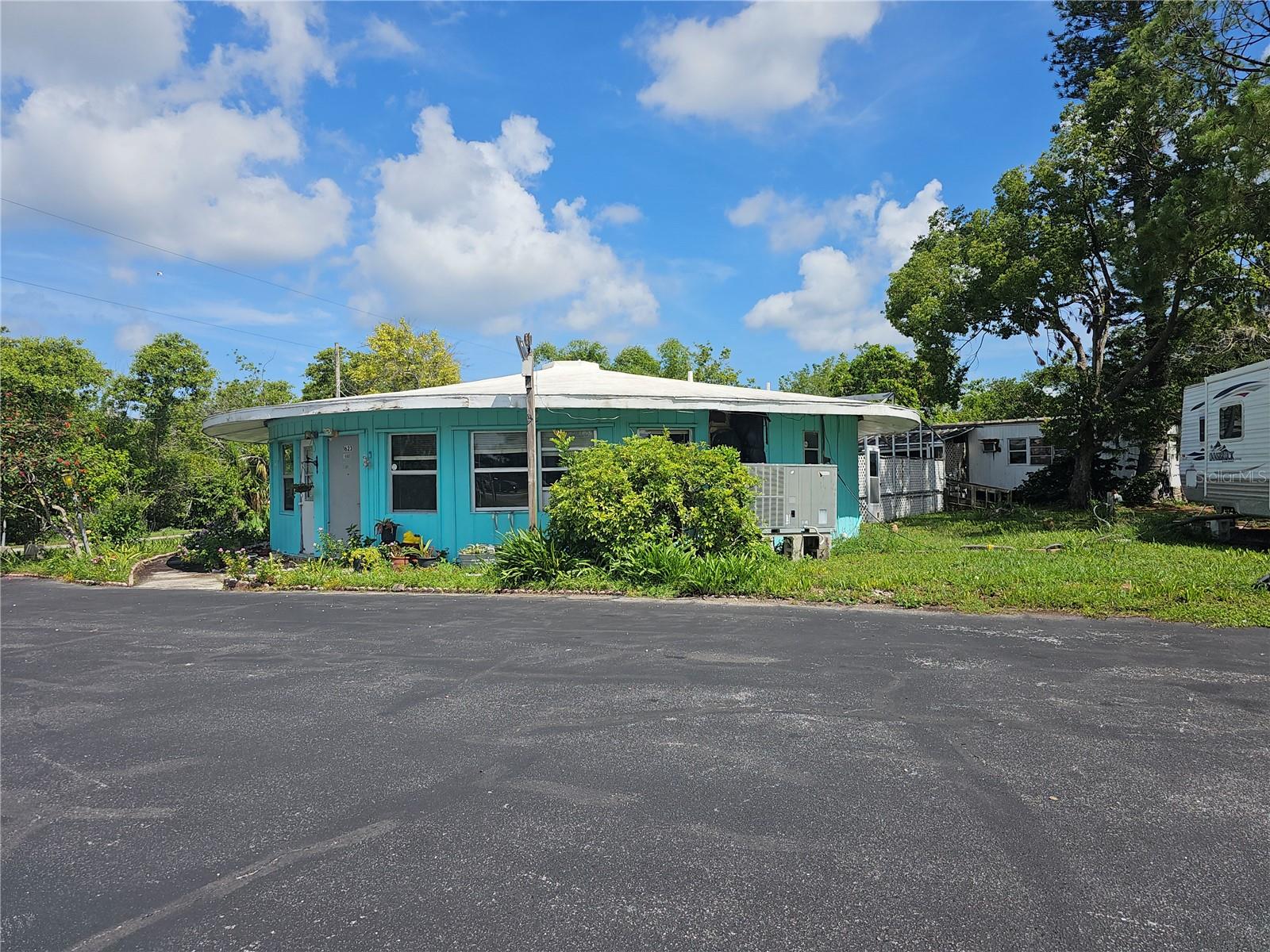 1603, 1605,1608,1611 W SHELL POINT ROAD