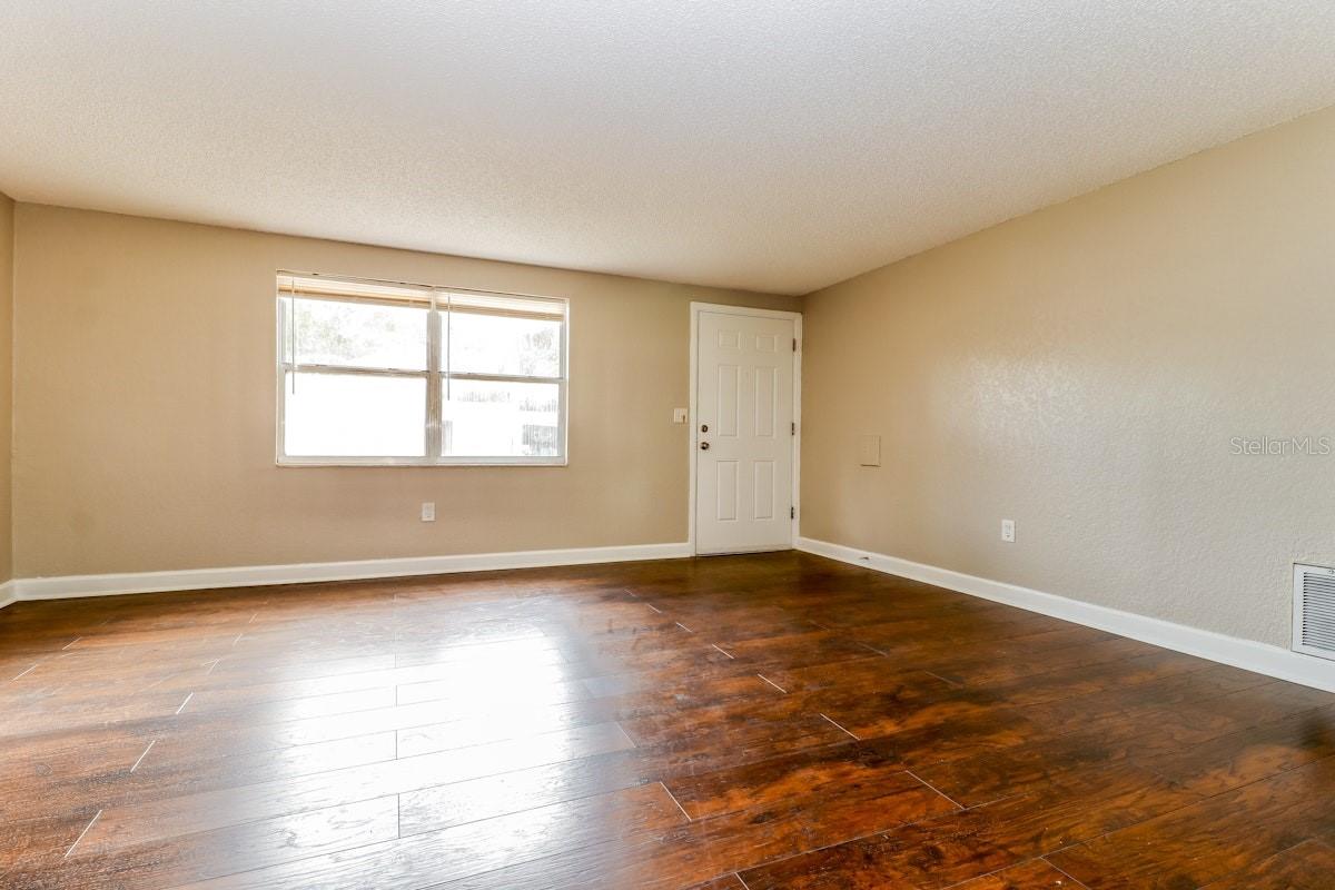 JERIVERNE PLAZA - Residential Lease