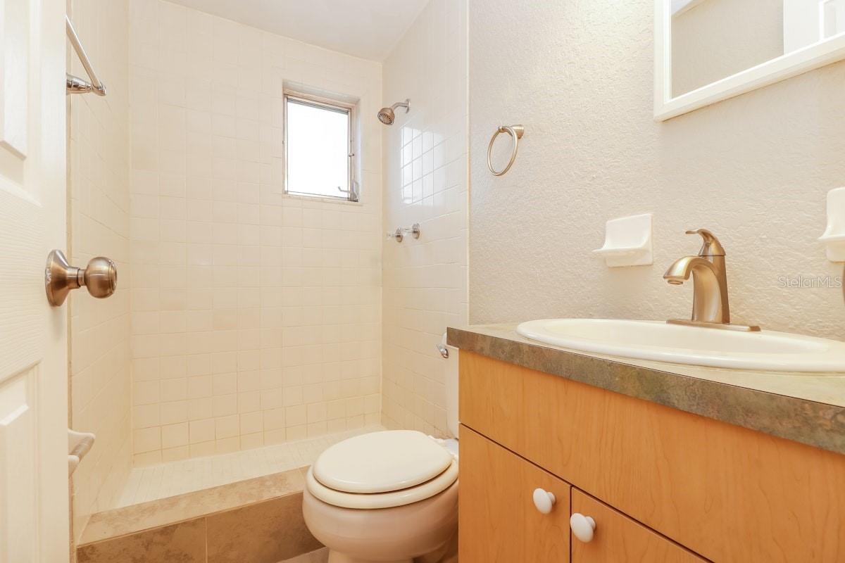 JERIVERNE PLAZA - Residential Lease