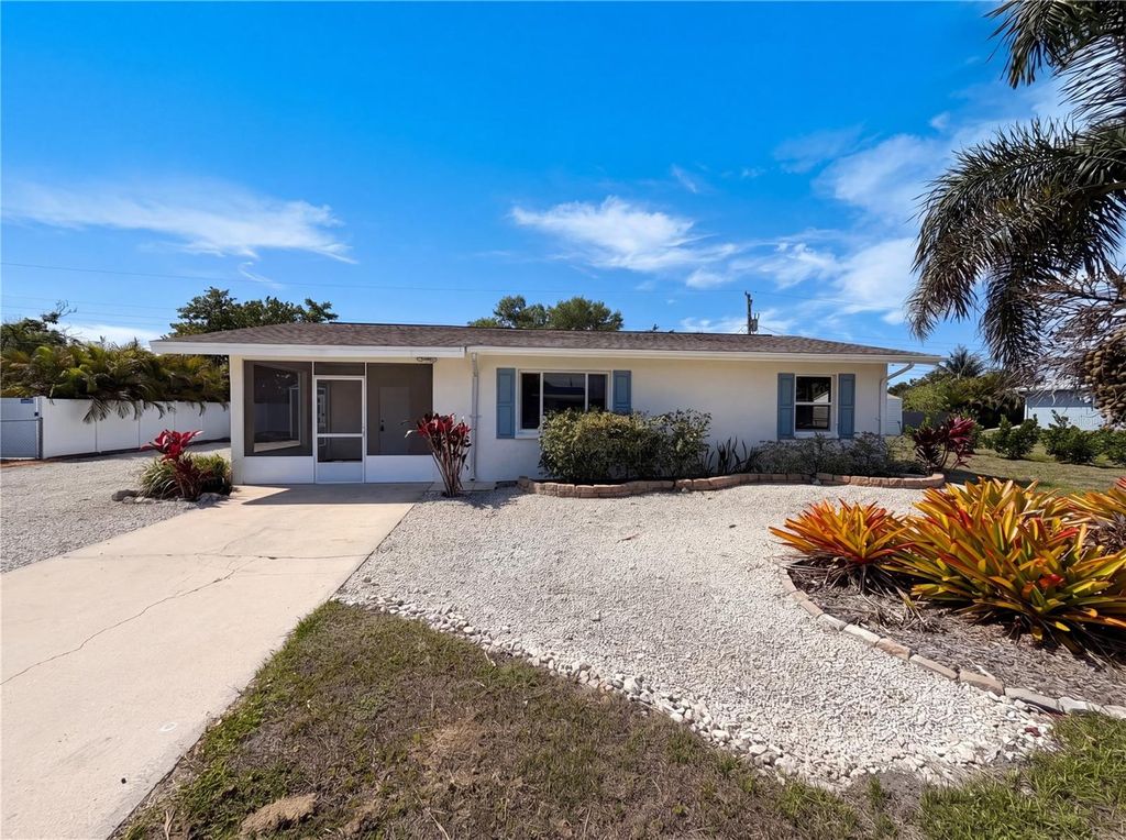 Photo of 829 E 4th Street, Englewood, FL 34223 (MLS # O6400871)