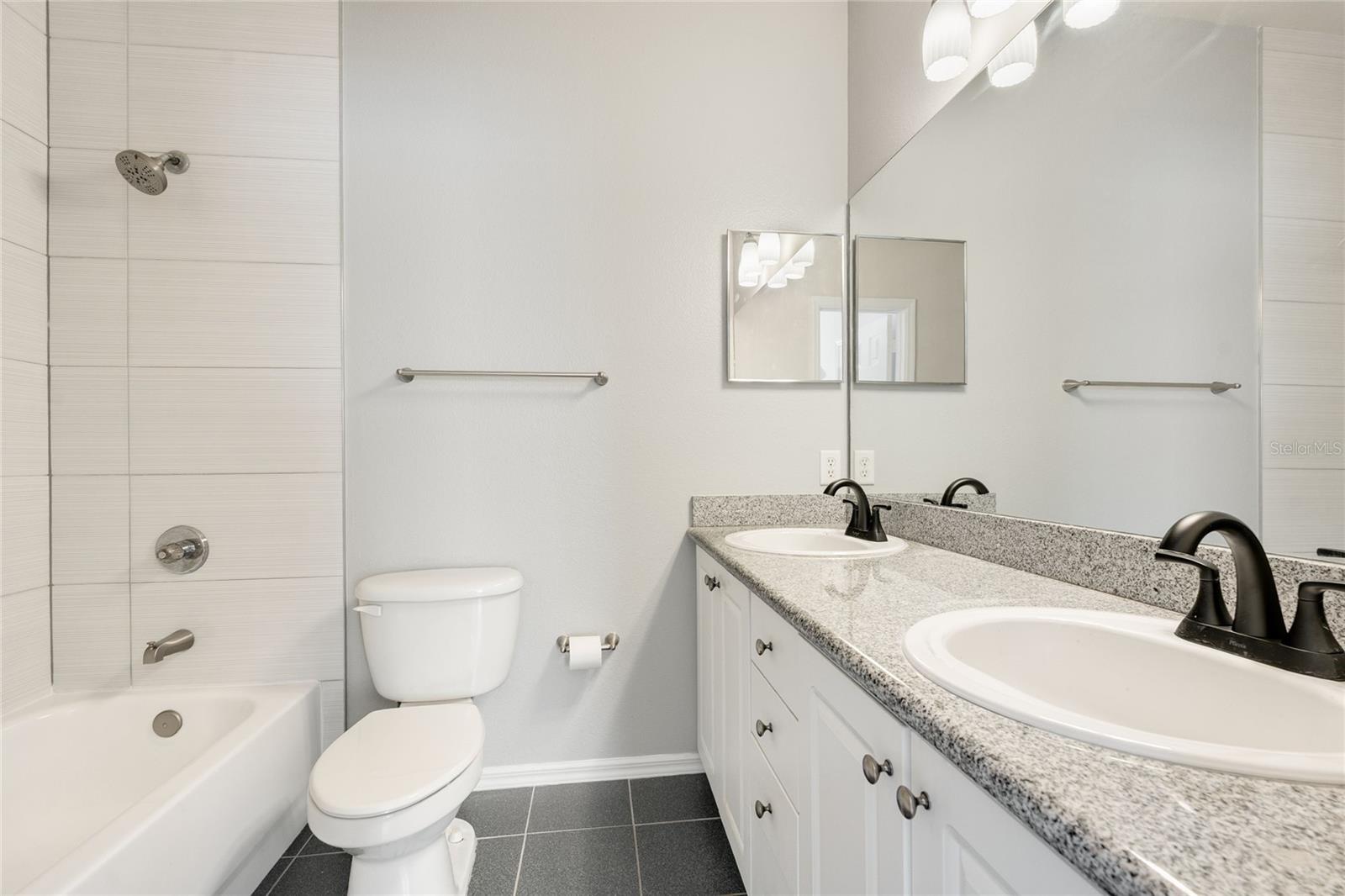 CAROLINA LANDINGS - Residential