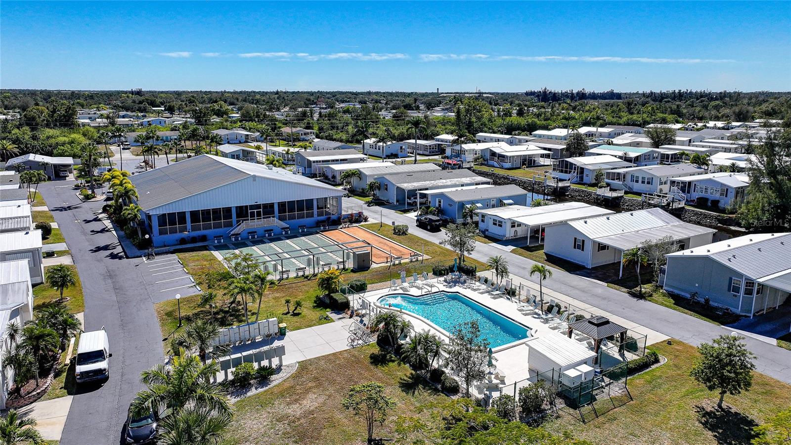 RIVER FOREST MHP - Residential