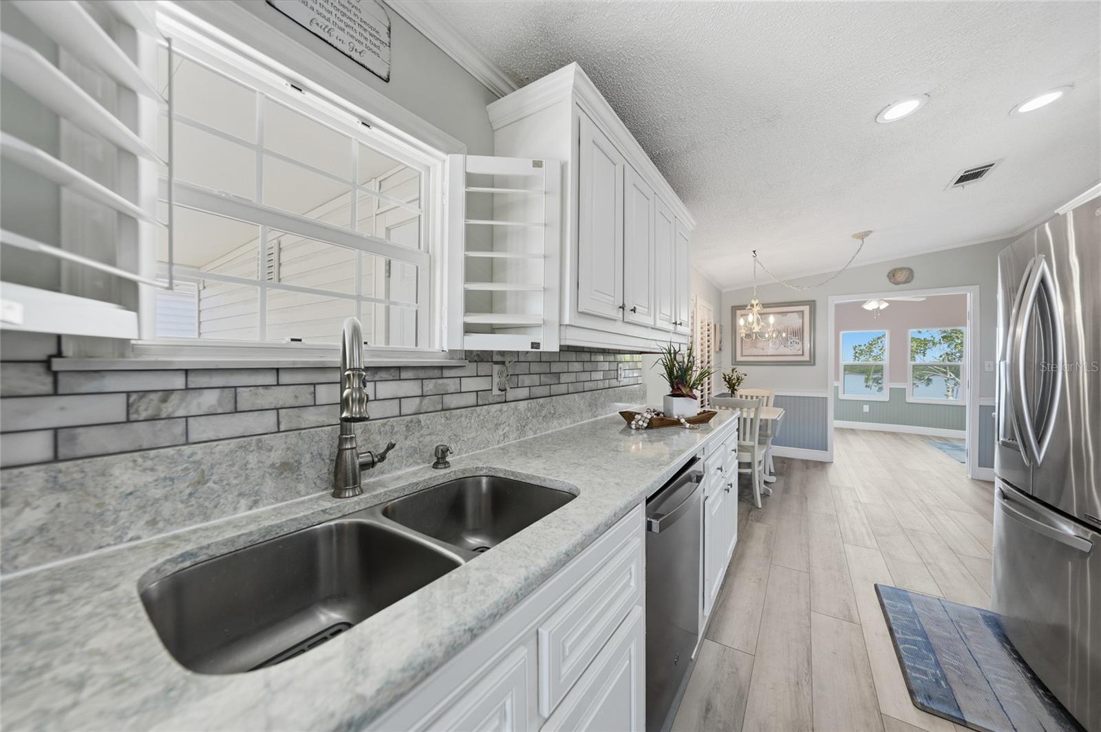 RIVER FOREST MHP - Residential