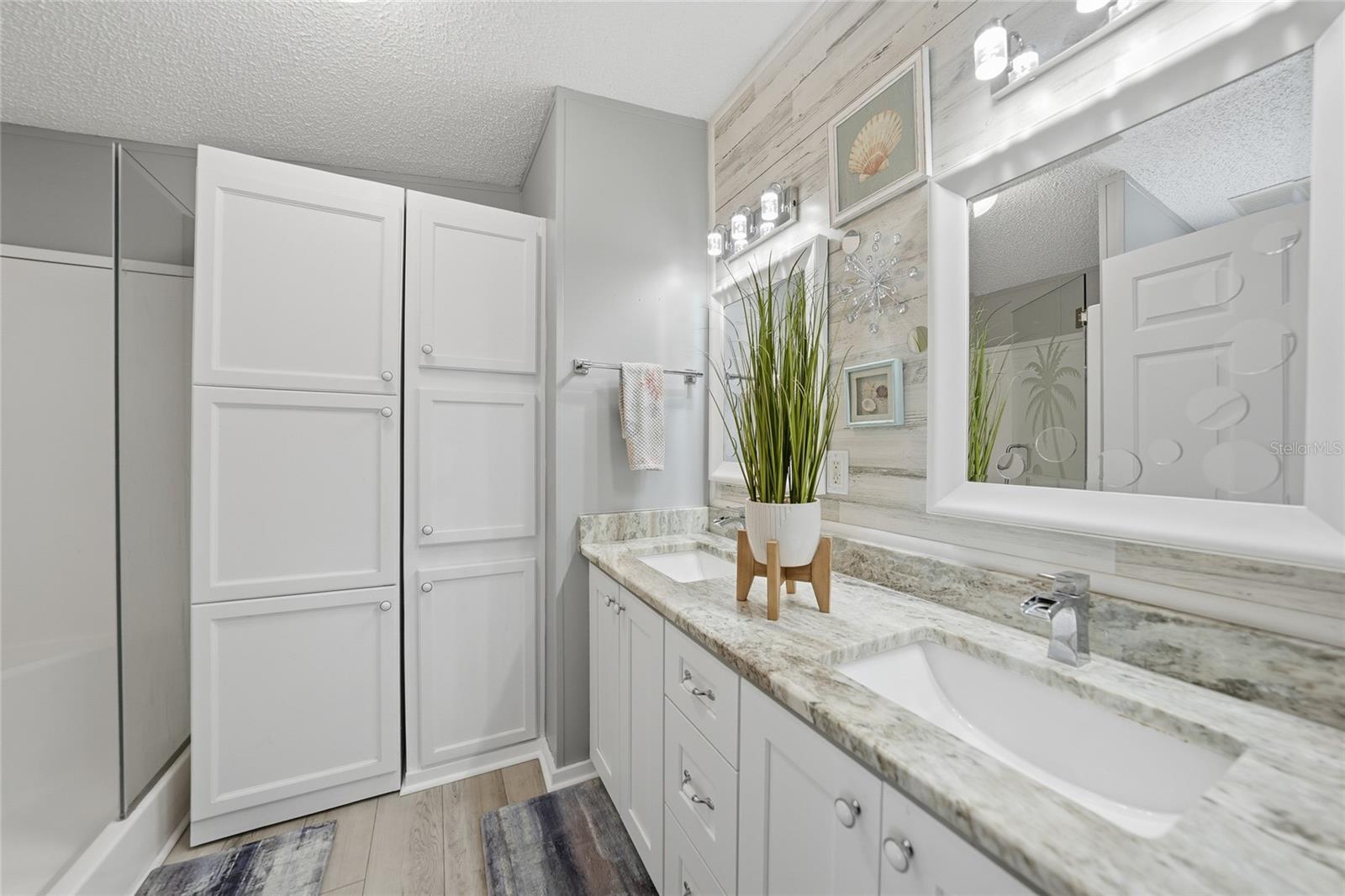 RIVER FOREST MHP - Residential