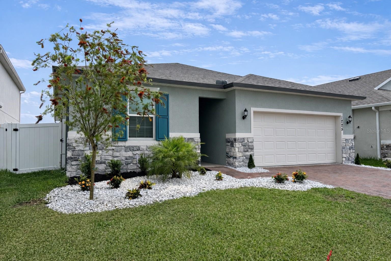 PRAIRIE OAKS - Residential