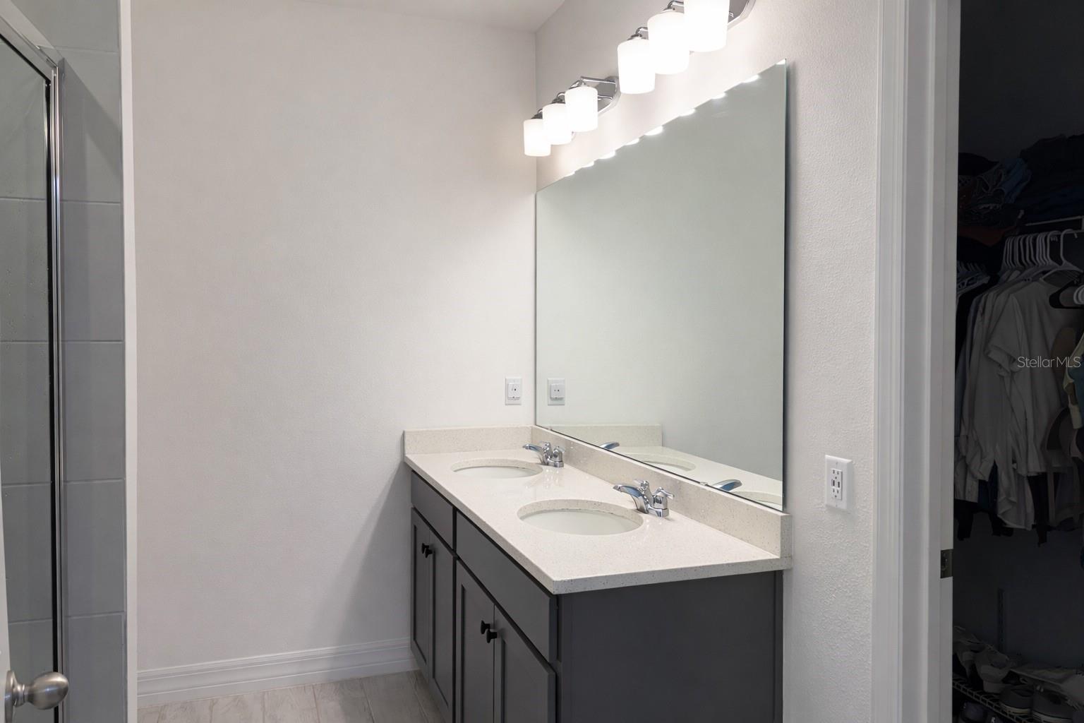 PRAIRIE OAKS - Residential