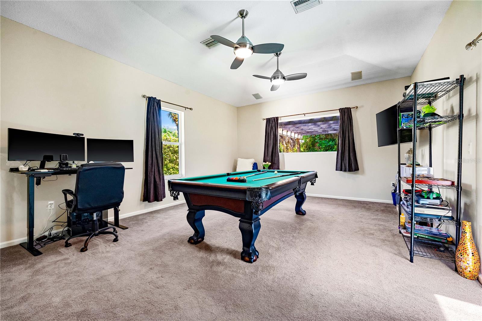BAY OAKS ESTATES UNIT 1 - Residential