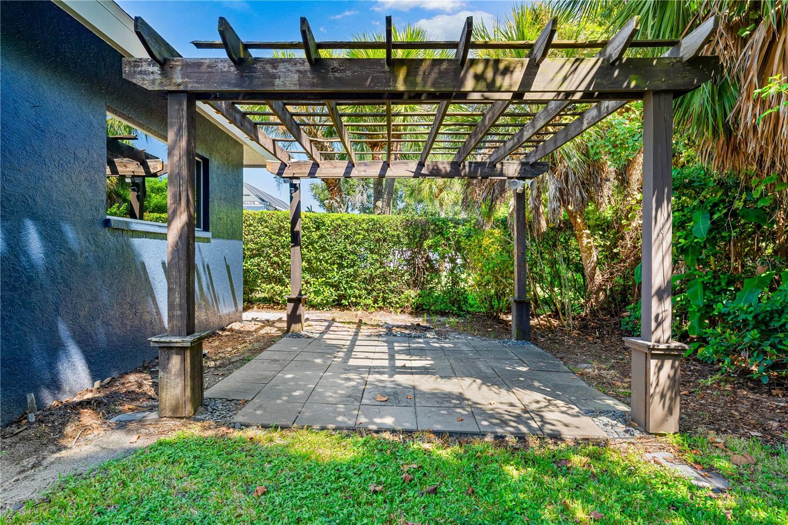 BAY OAKS ESTATES UNIT 1 - Residential