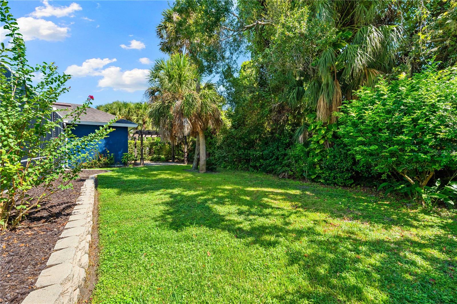 BAY OAKS ESTATES UNIT 1 - Residential