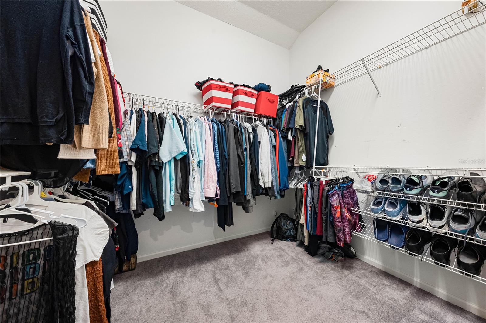 BAY OAKS ESTATES UNIT 1 - Residential