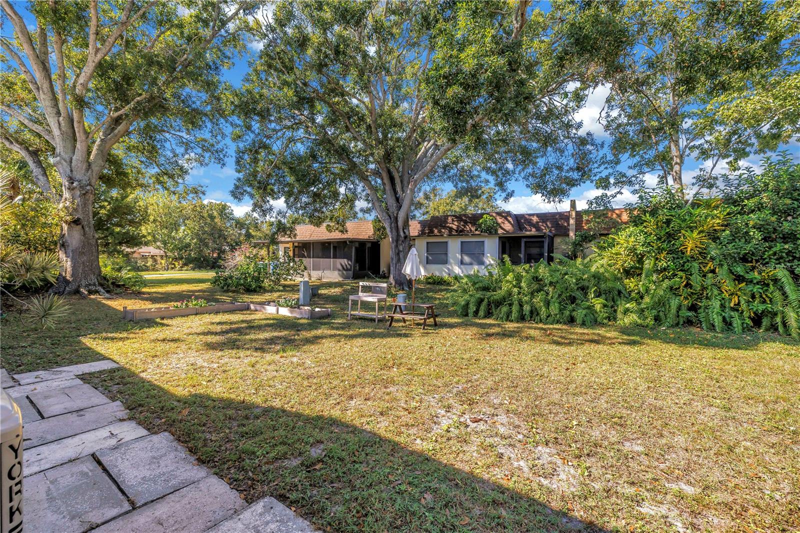 BENT TREE - Residential