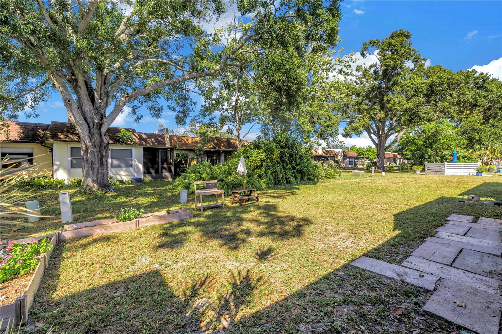 BENT TREE - Residential