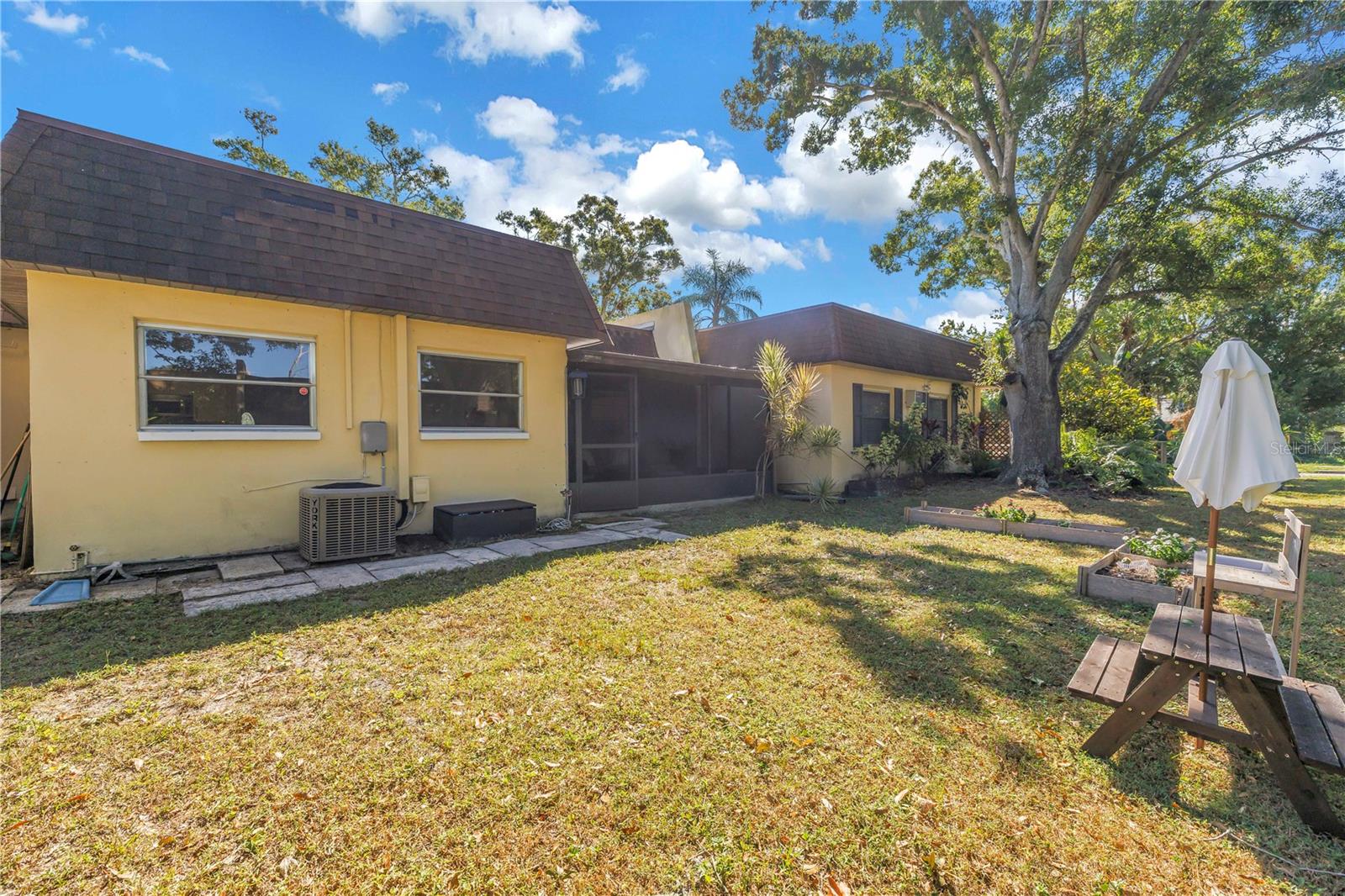 BENT TREE - Residential