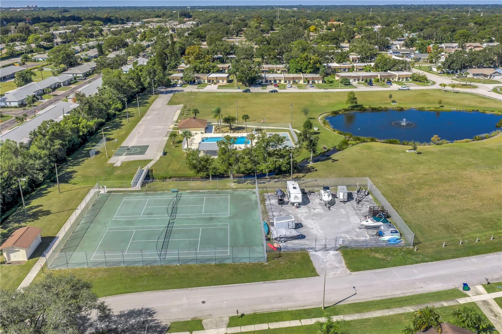 BENT TREE - Residential