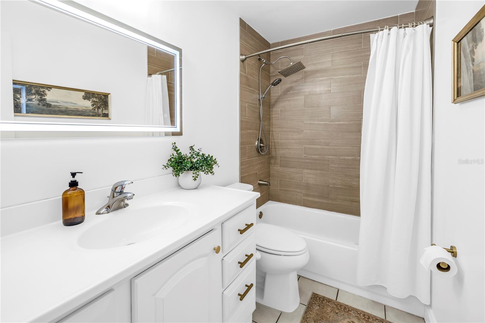 BENT TREE - Residential