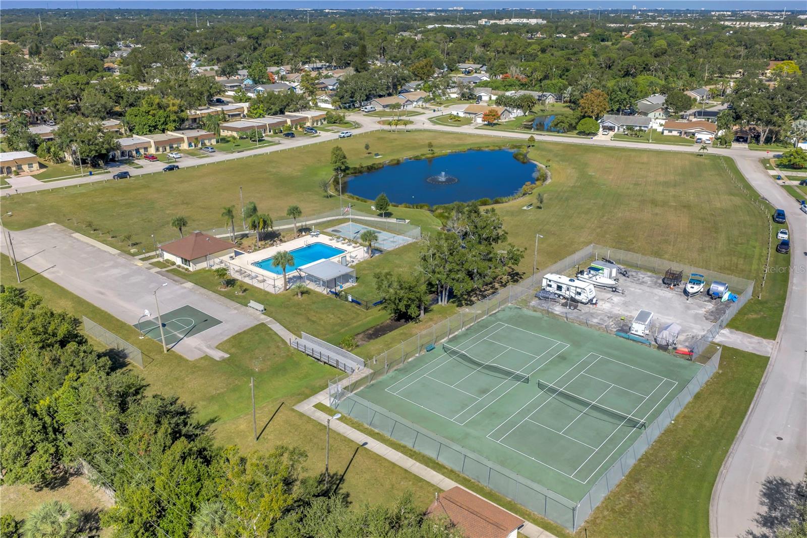 BENT TREE - Residential