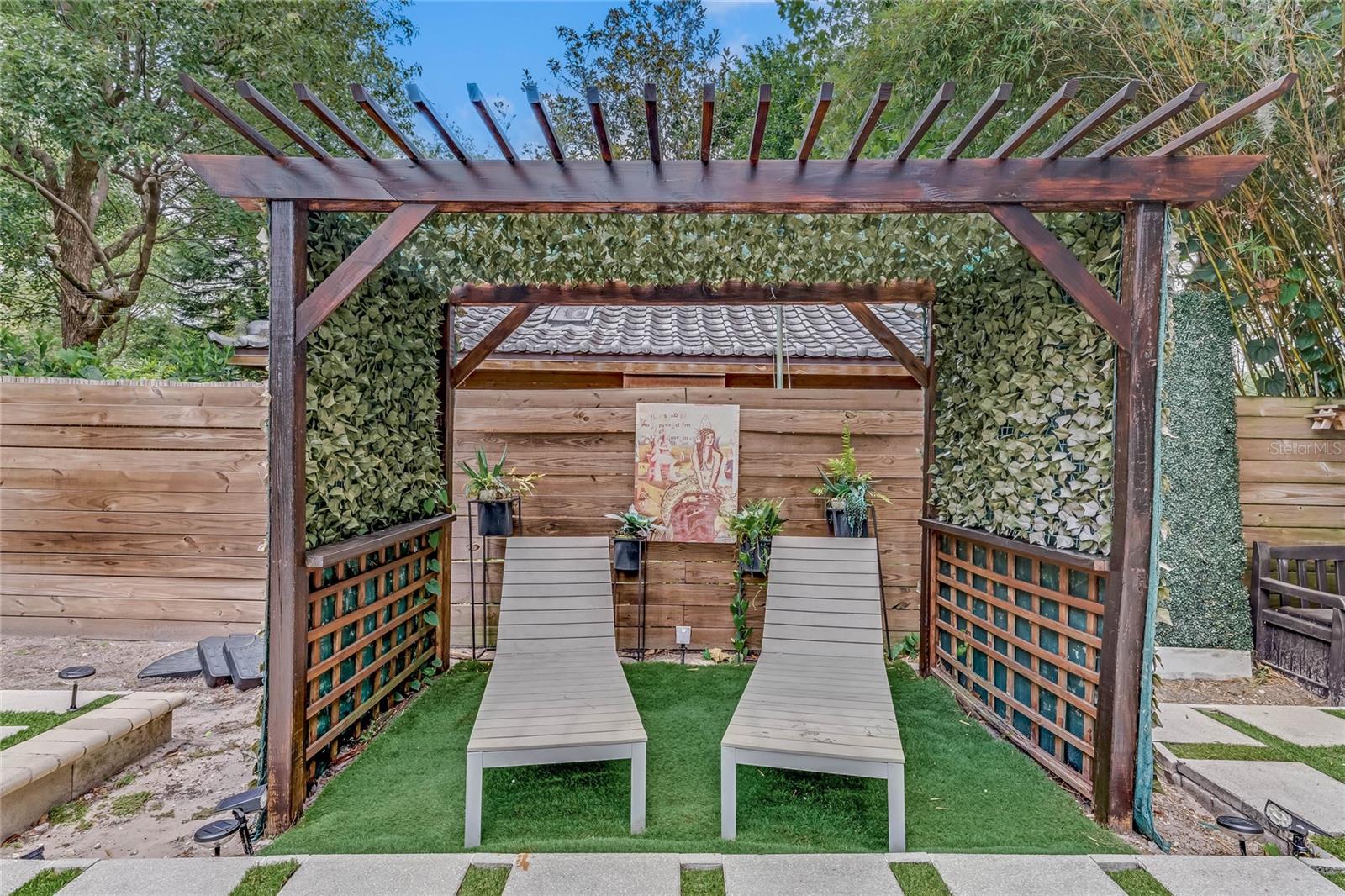 LAKE KNOWLES TERRACE - Residential