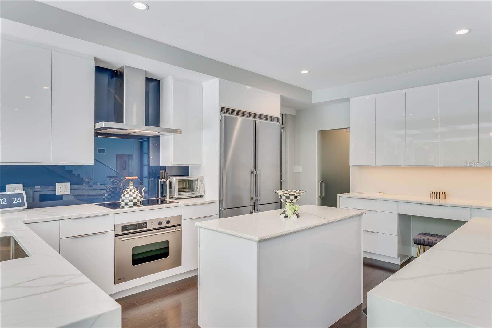 LAKE KNOWLES TERRACE - Residential