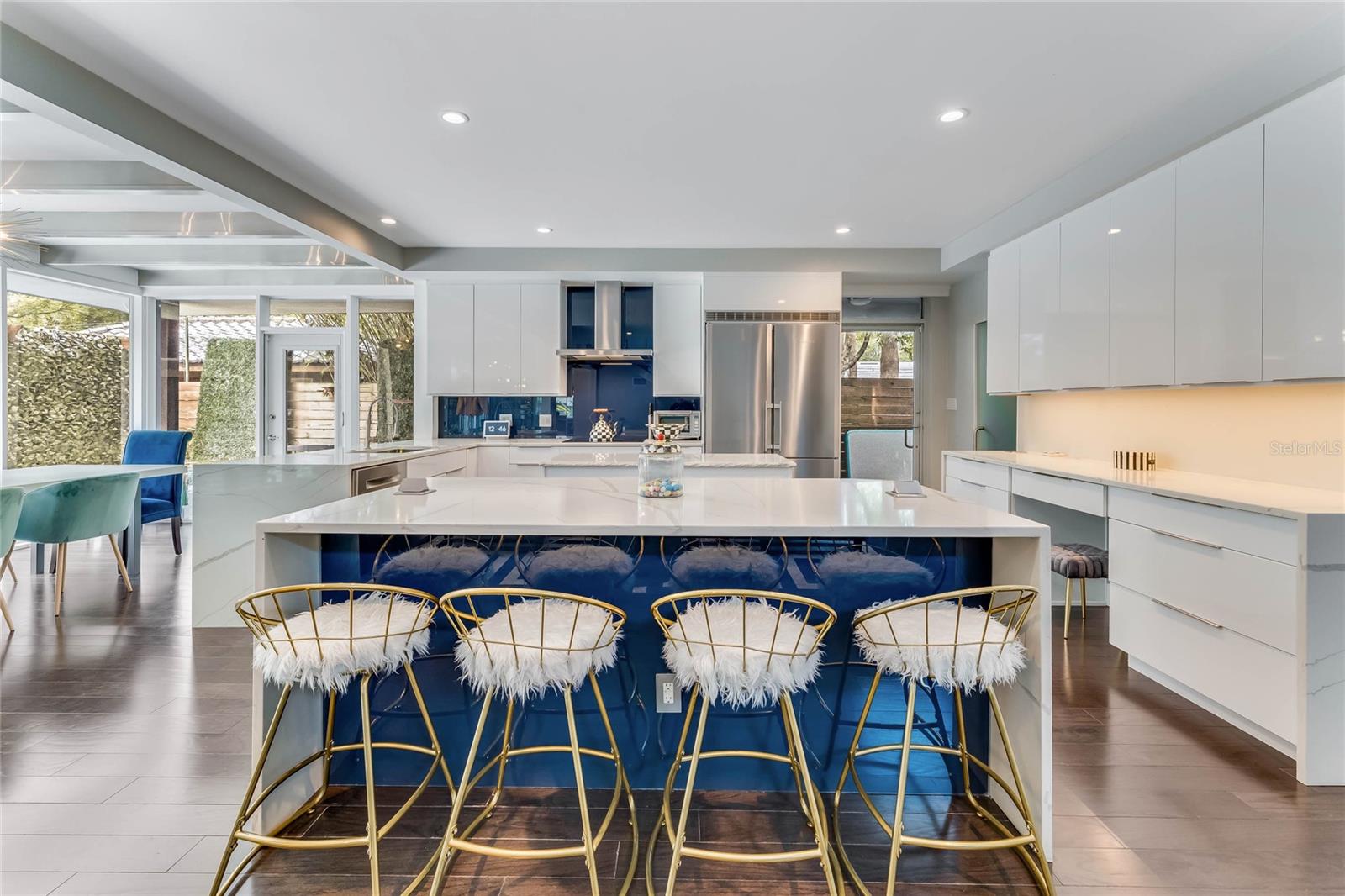 LAKE KNOWLES TERRACE - Residential