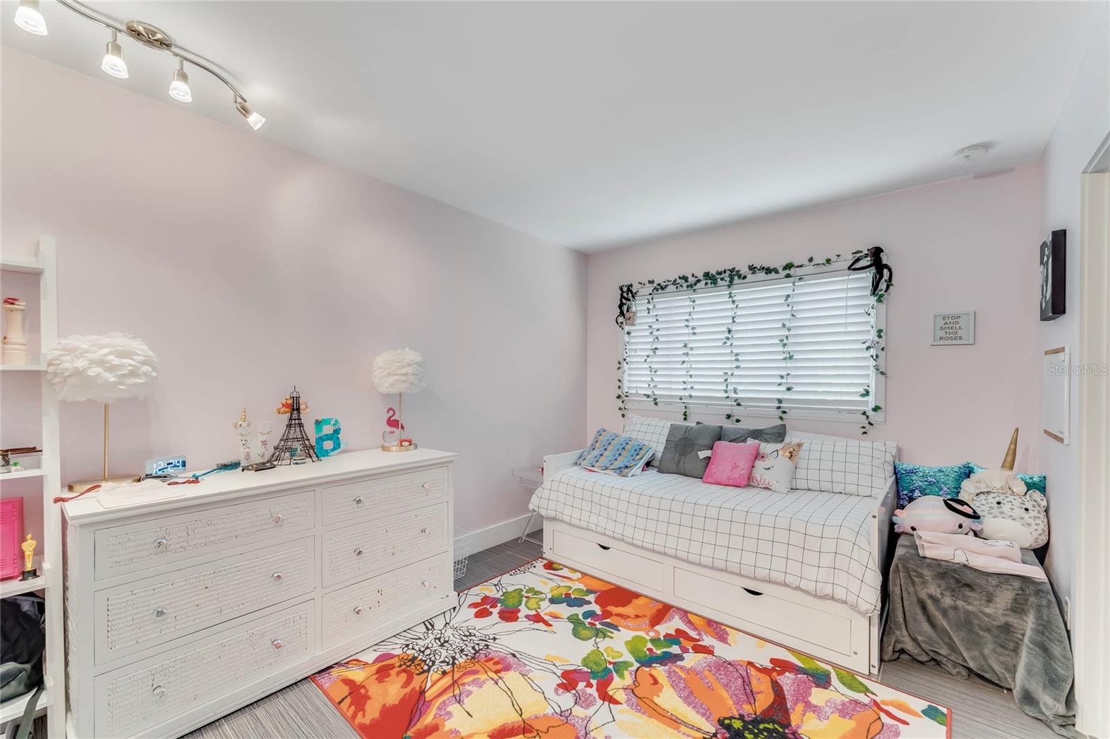 LAKE KNOWLES TERRACE - Residential