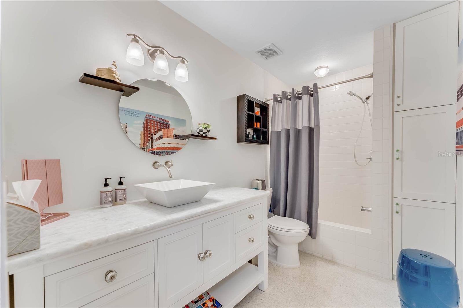 LAKE KNOWLES TERRACE - Residential