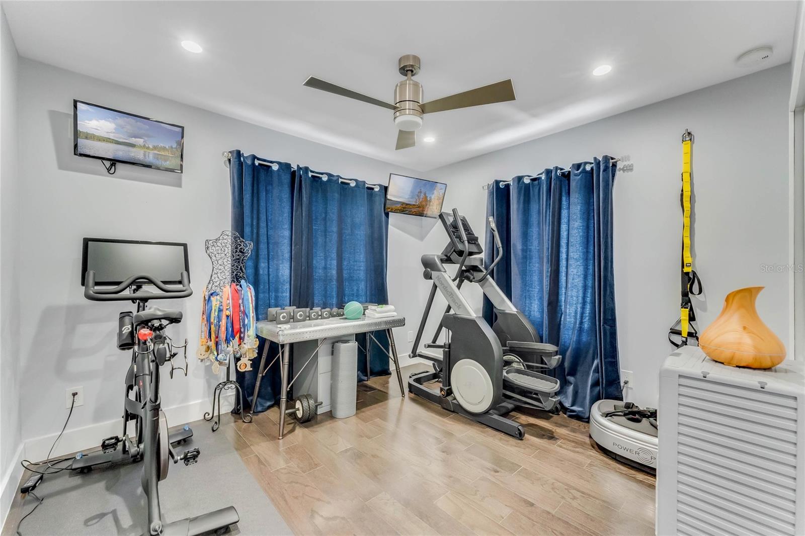 LAKE KNOWLES TERRACE - Residential