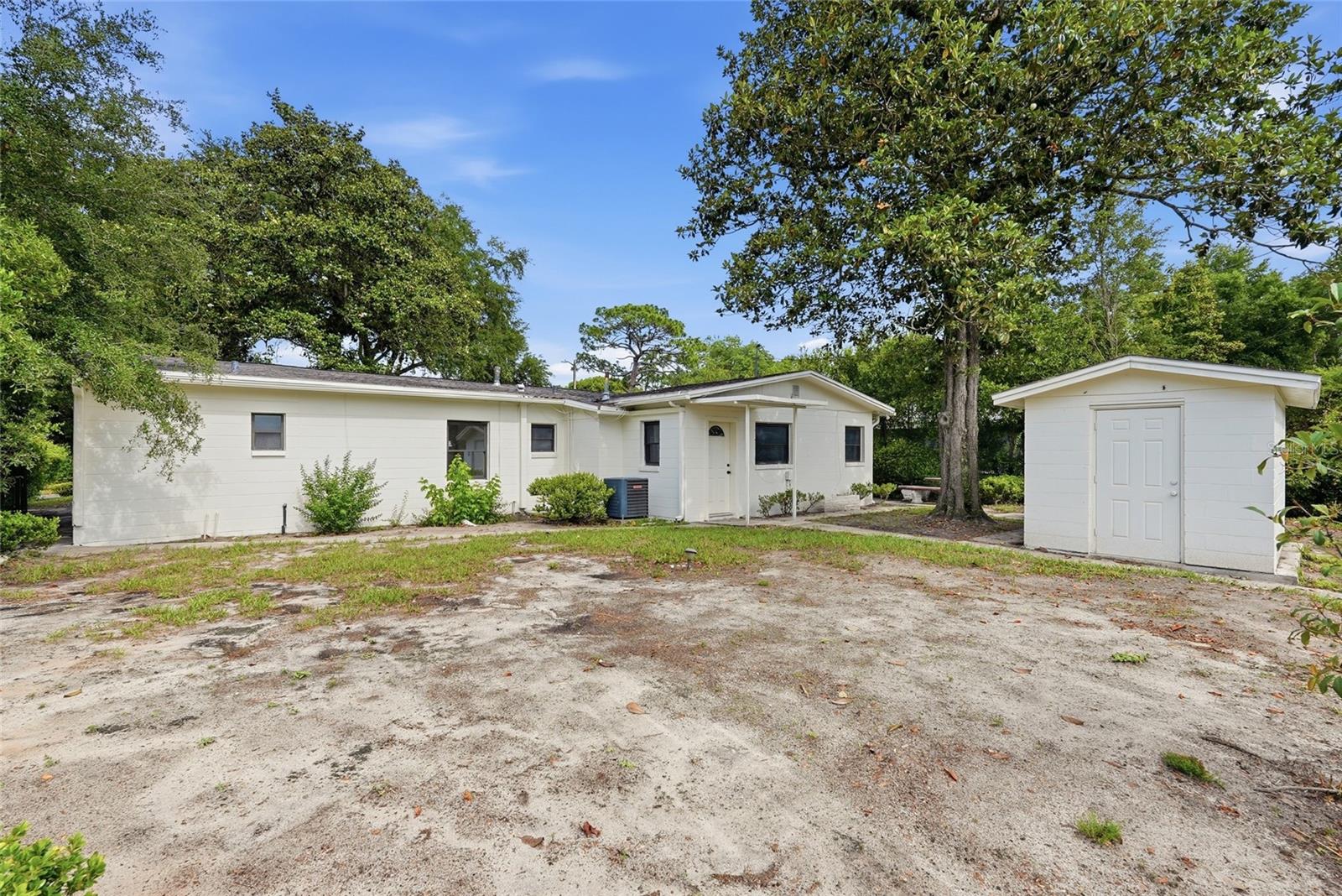 FLORIDA GARDENS - Residential