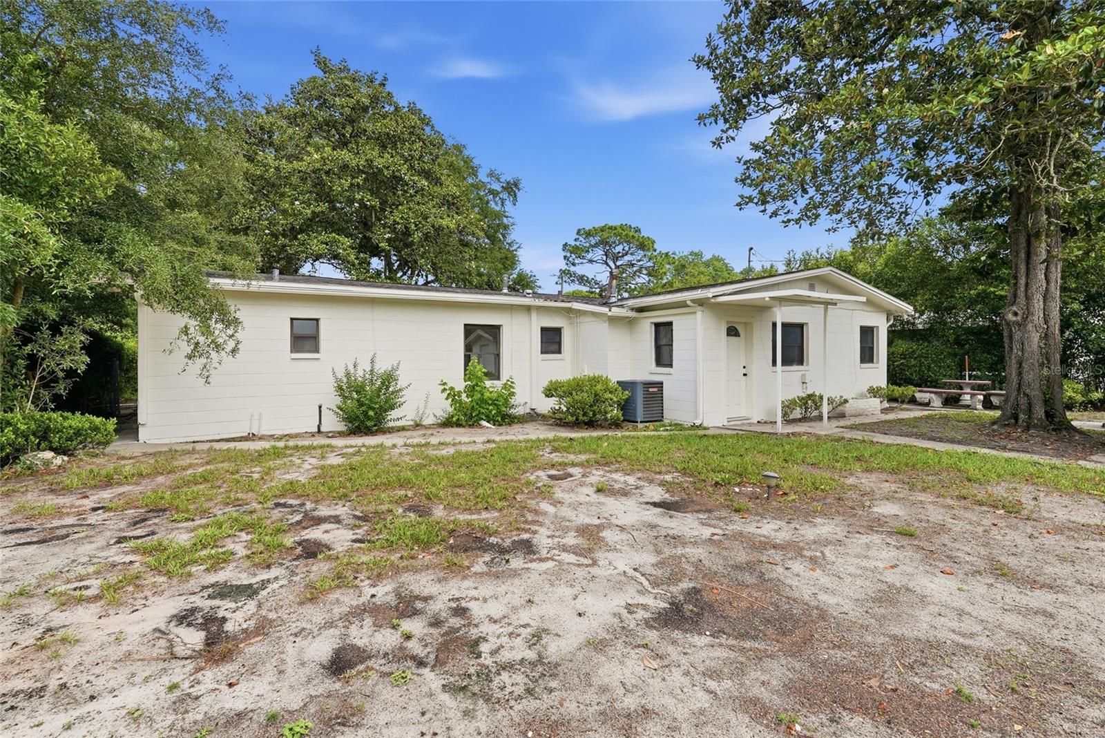 FLORIDA GARDENS - Residential