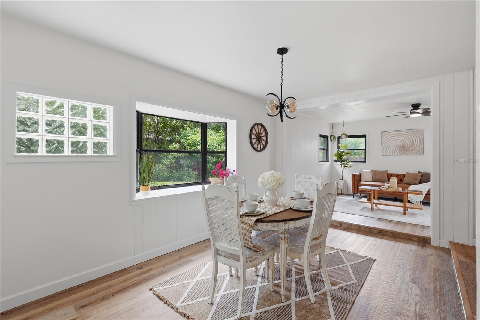 FLORIDA GARDENS - Residential