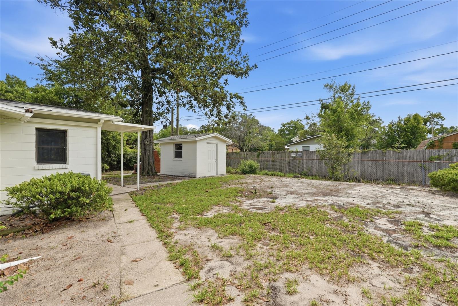 FLORIDA GARDENS - Residential