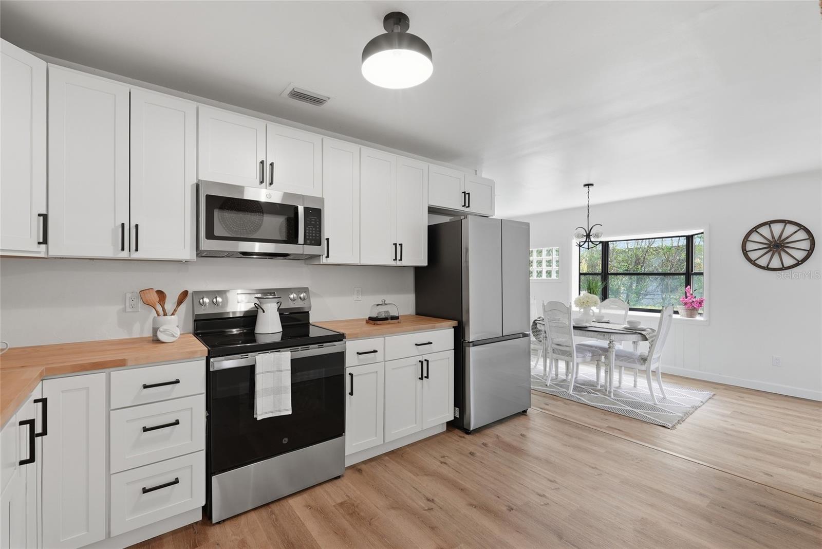 FLORIDA GARDENS - Residential