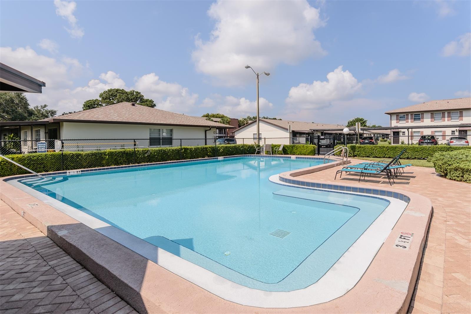 VILLAS AT COUNTRYSIDE THE - Residential