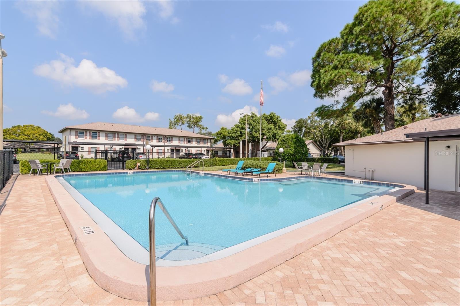 VILLAS AT COUNTRYSIDE THE - Residential