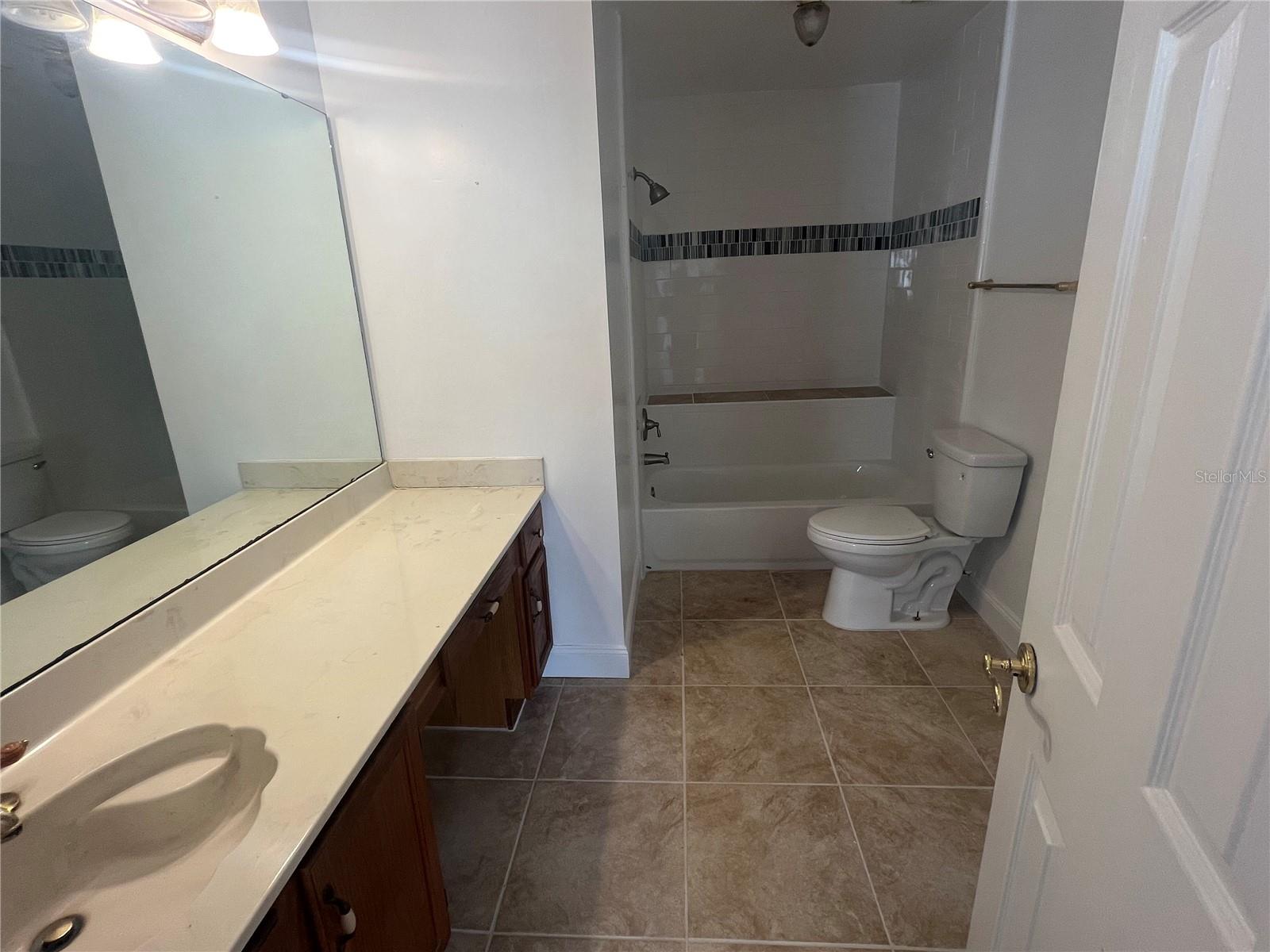 LAKEWOOD AT THE CROSSINGS UNIT TWO - Residential